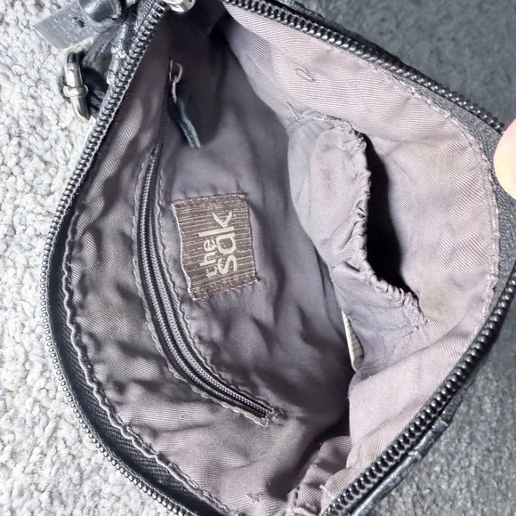 The Sak Black Leather Crossbody Bag – Minimalist Everyday - Picture 7 of 11